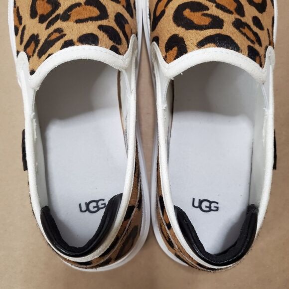 UGG Alameda Spotty Slip On - Picture 7 of 16